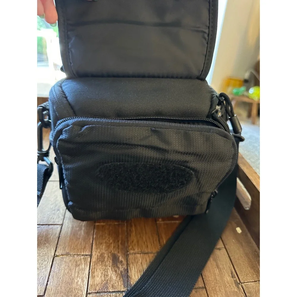 Lowepro Camera Bag Black Padded Shoulder Strap All Weather Cover Organizer Case